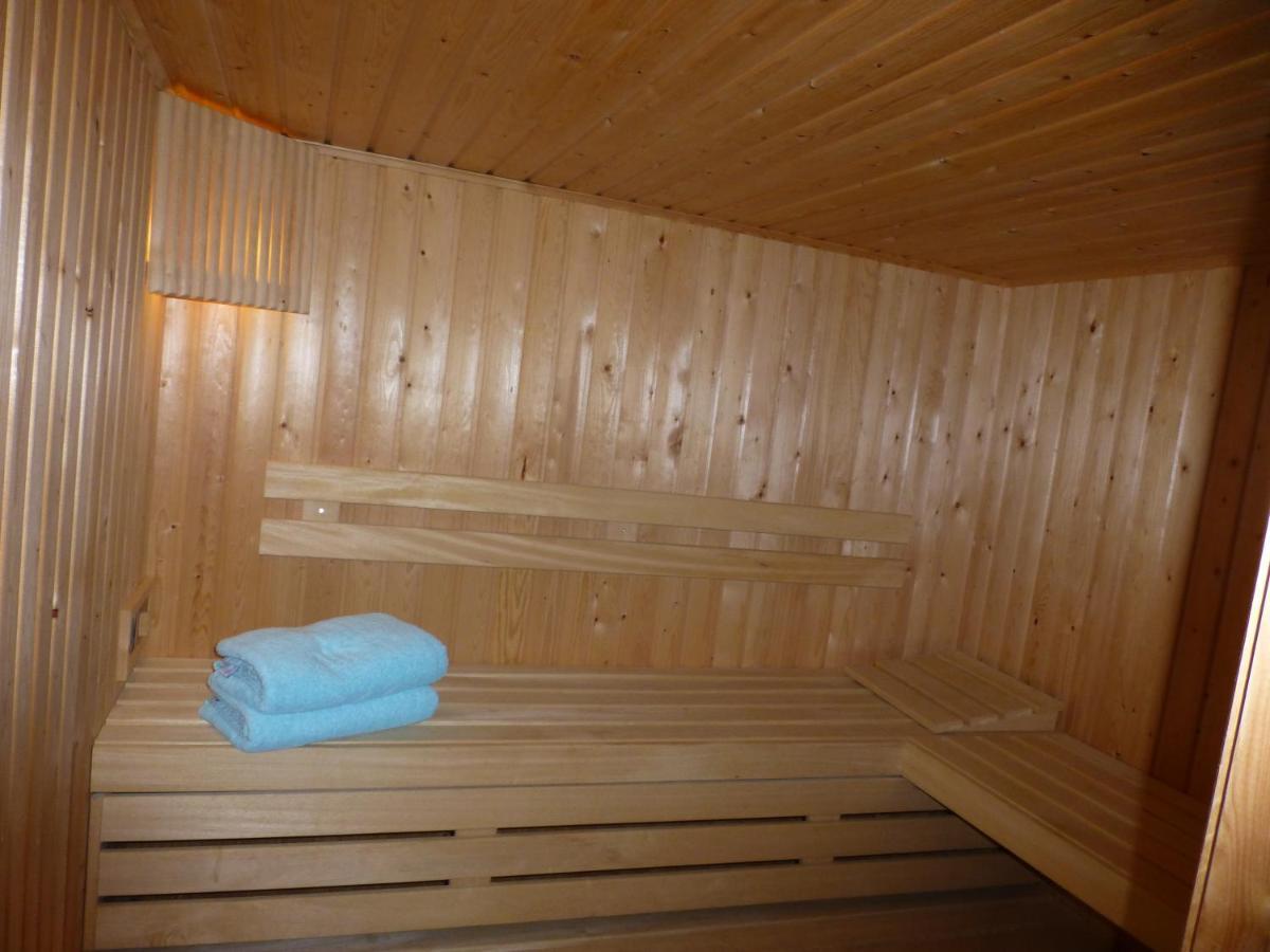 Vakantiehuis Onder De Peppel Met Sauna En Jacuzzi Wijk en Aalburg 外观 照片