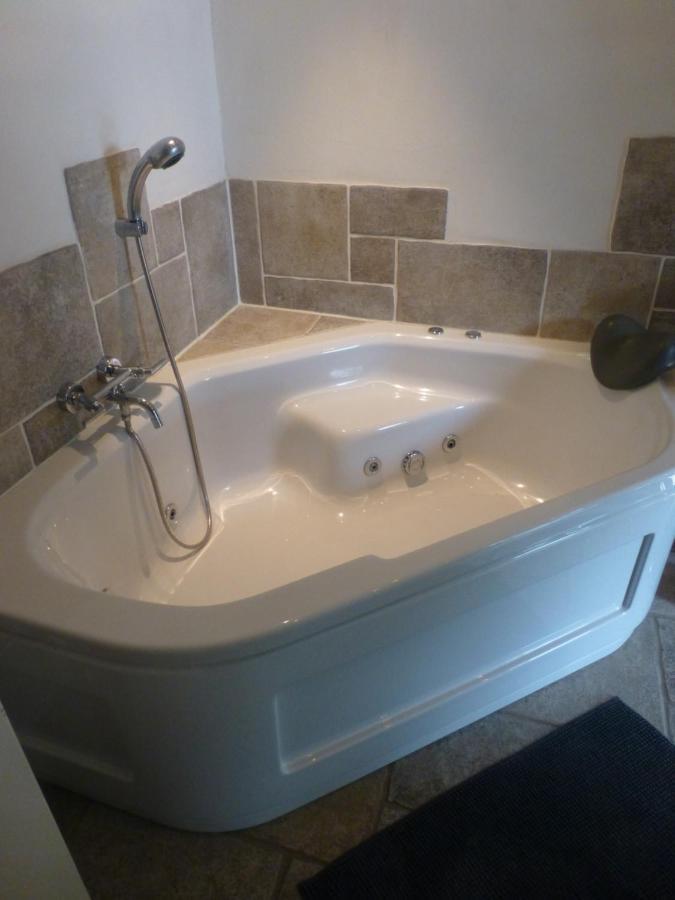 Vakantiehuis Onder De Peppel Met Sauna En Jacuzzi Wijk en Aalburg 外观 照片